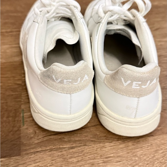 Veja - Womens Sneakers Shoes Size 6 - Picture 3 of 8